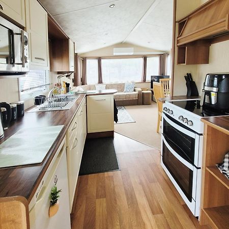 Lakeside Cotswold Holiday Home Cirencester Eksteriør bilde