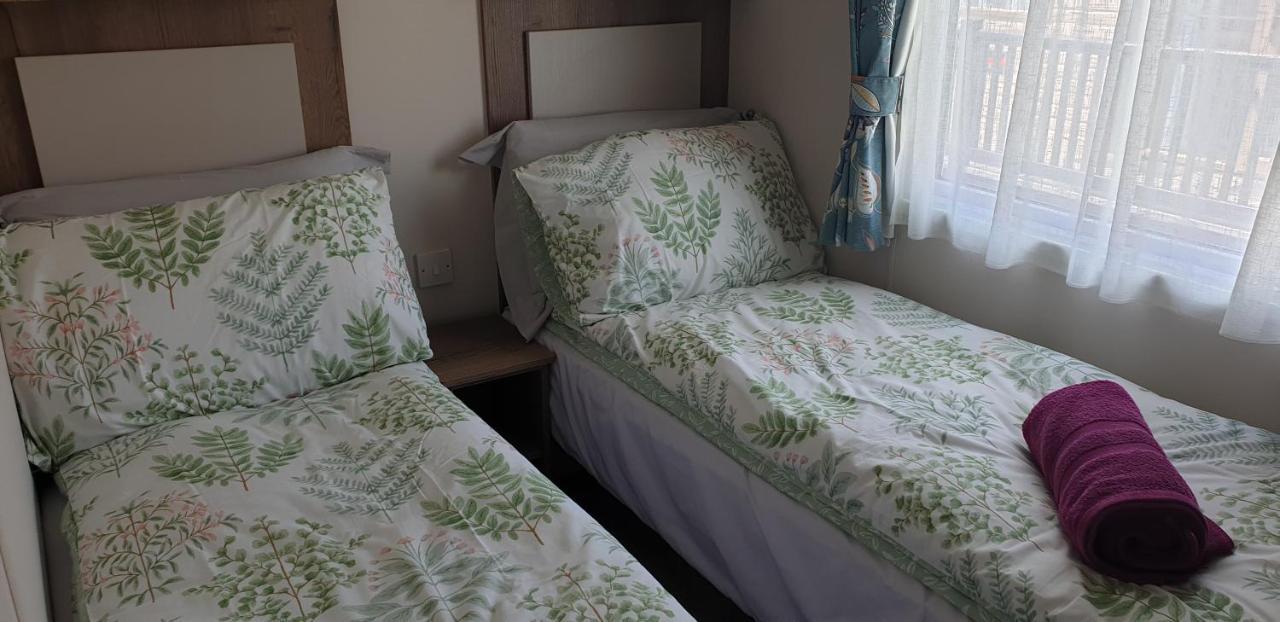 Lakeside Cotswold Holiday Home Cirencester Eksteriør bilde