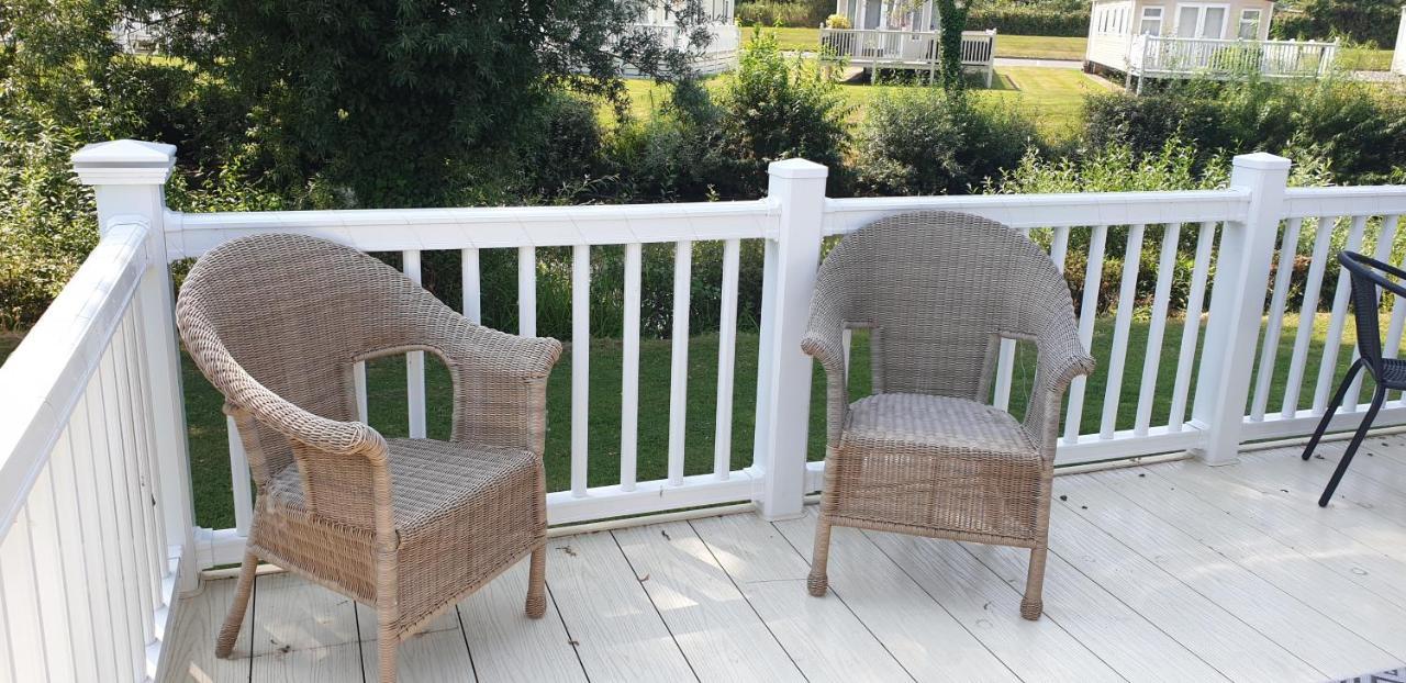 Lakeside Cotswold Holiday Home Cirencester Eksteriør bilde
