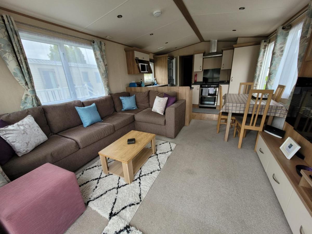 Lakeside Cotswold Holiday Home Cirencester Eksteriør bilde