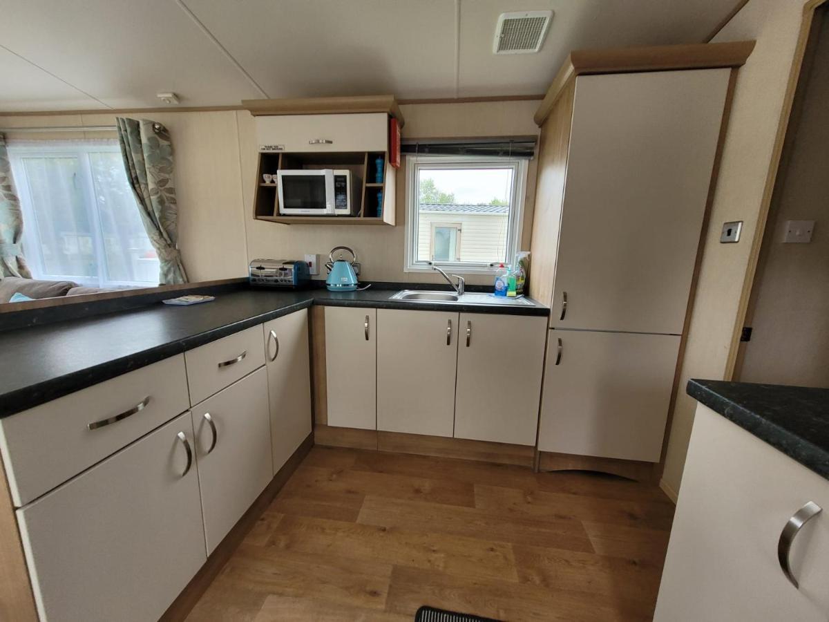 Lakeside Cotswold Holiday Home Cirencester Eksteriør bilde