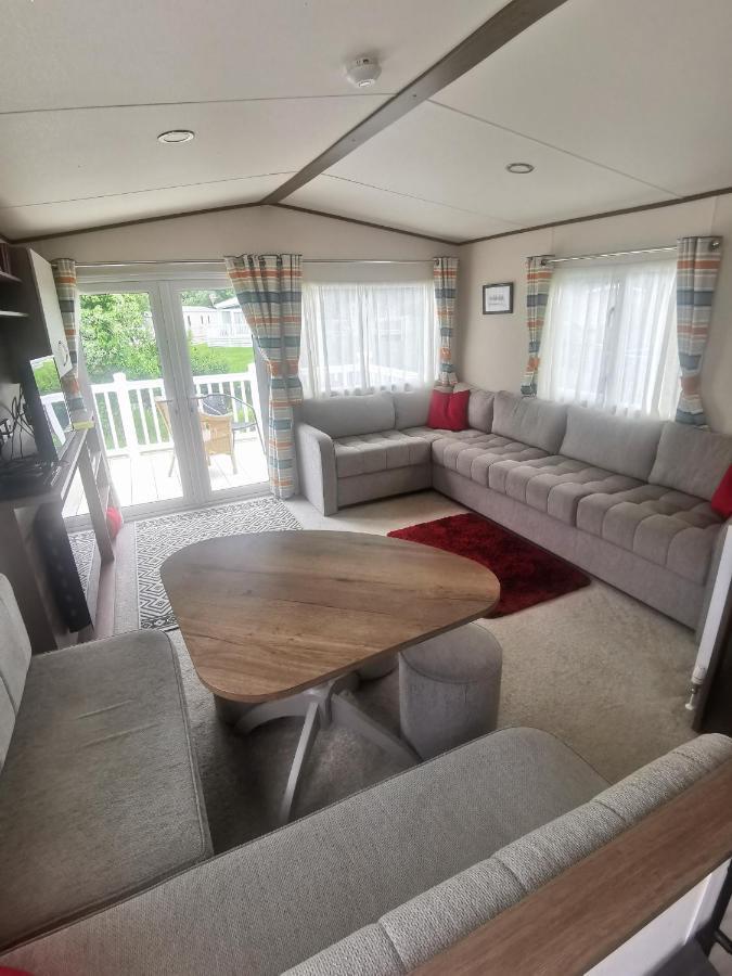 Lakeside Cotswold Holiday Home Cirencester Eksteriør bilde
