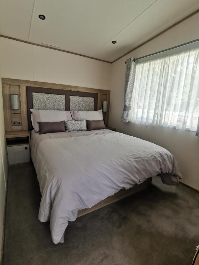 Lakeside Cotswold Holiday Home Cirencester Eksteriør bilde