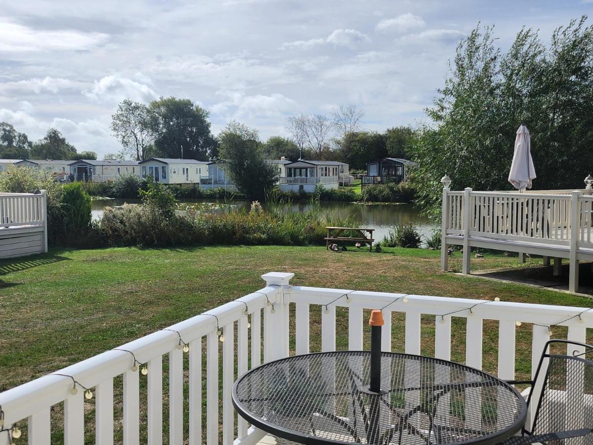 Lakeside Cotswold Holiday Home Cirencester Eksteriør bilde