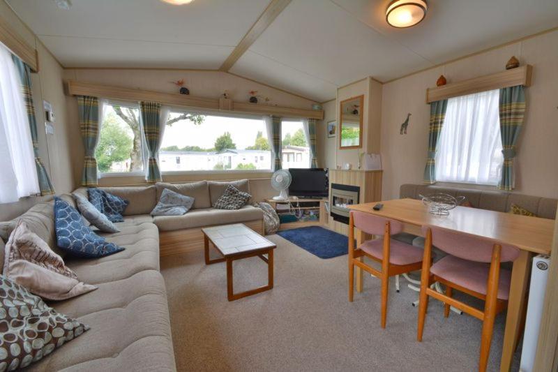 Lakeside Cotswold Holiday Home Cirencester Eksteriør bilde