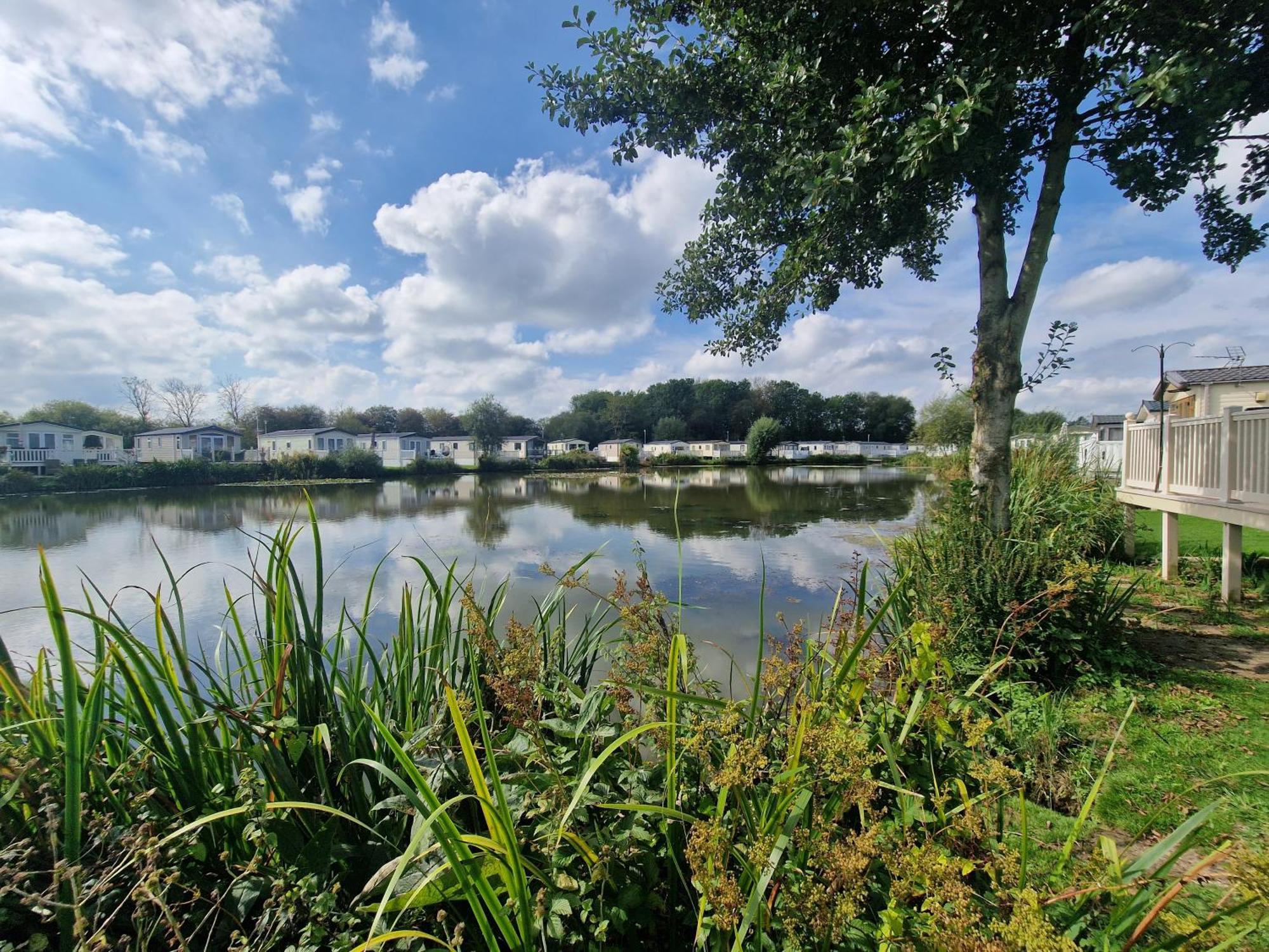 Lakeside Cotswold Holiday Home Cirencester Eksteriør bilde
