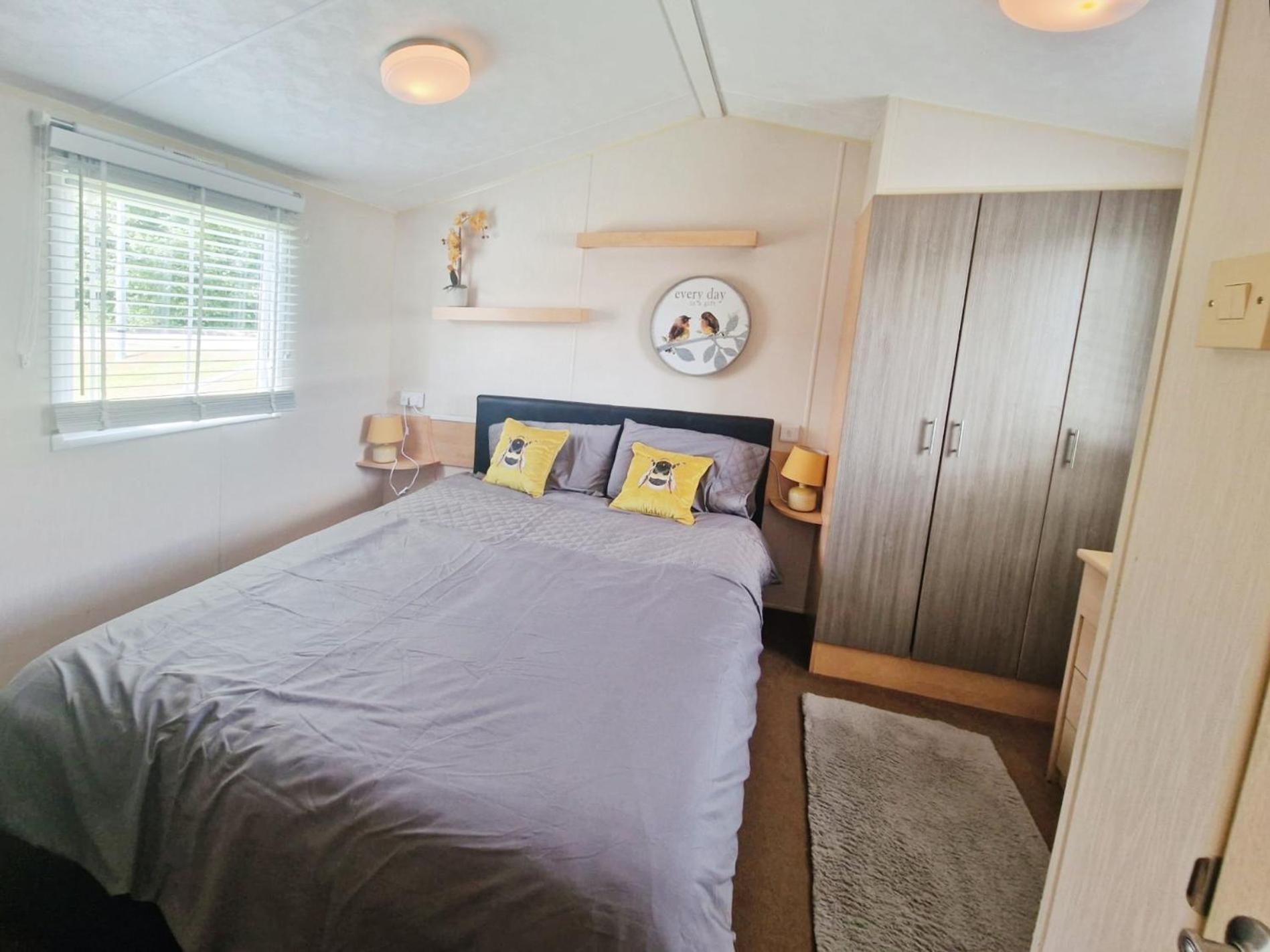 Lakeside Cotswold Holiday Home Cirencester Eksteriør bilde