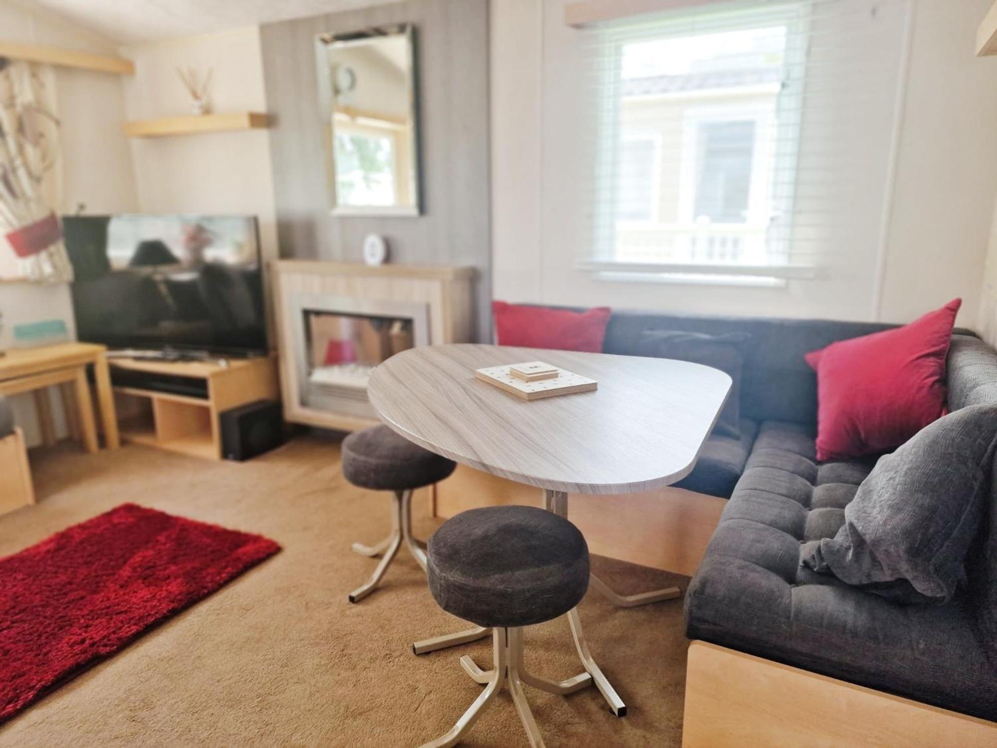 Lakeside Cotswold Holiday Home Cirencester Eksteriør bilde