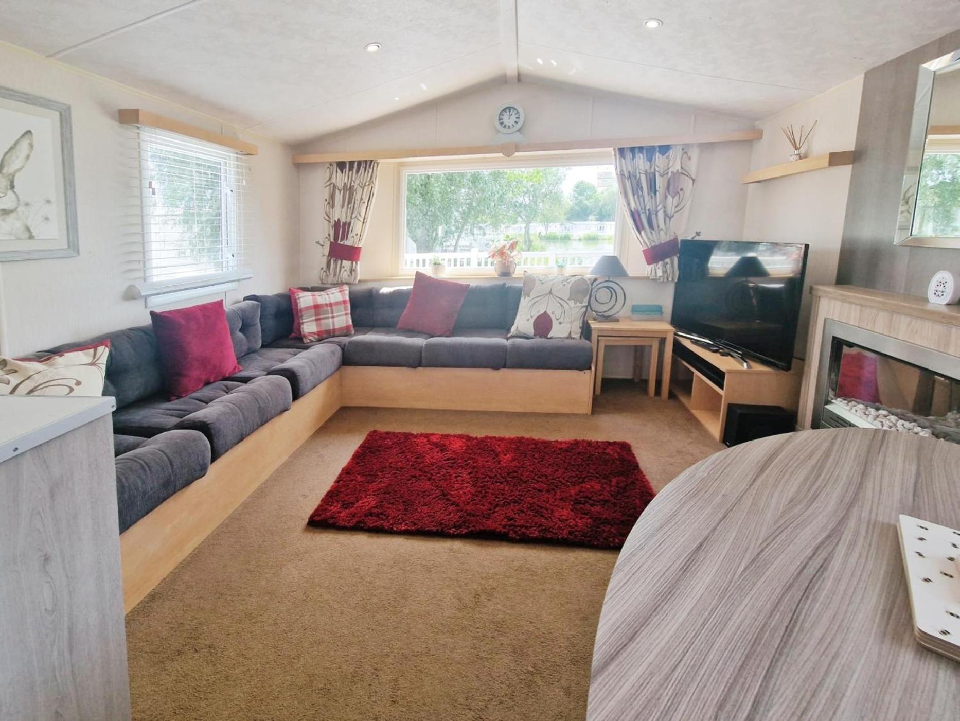 Lakeside Cotswold Holiday Home Cirencester Eksteriør bilde